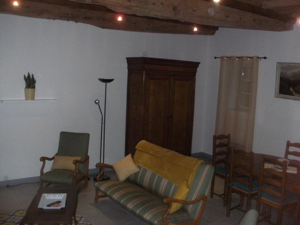 Grange Dans Ancien Corps De Ferme Otel Bellengreville  Dış mekan fotoğraf